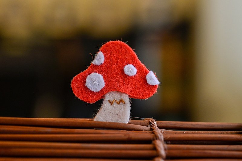 Tachibana Mushroom-Shiitake Pin - Other - Polyester Red