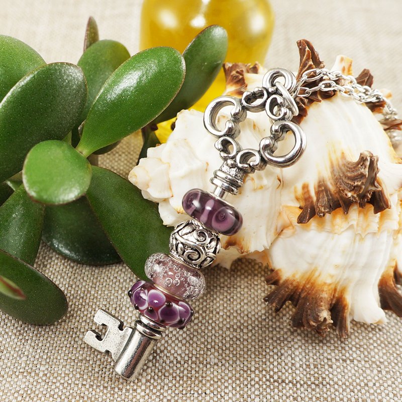 Silver Skeleton Key Purple Lilac Lampwork Glass Euro Charm Necklace Jewelry Gift - 項鍊 - 玻璃 紫色