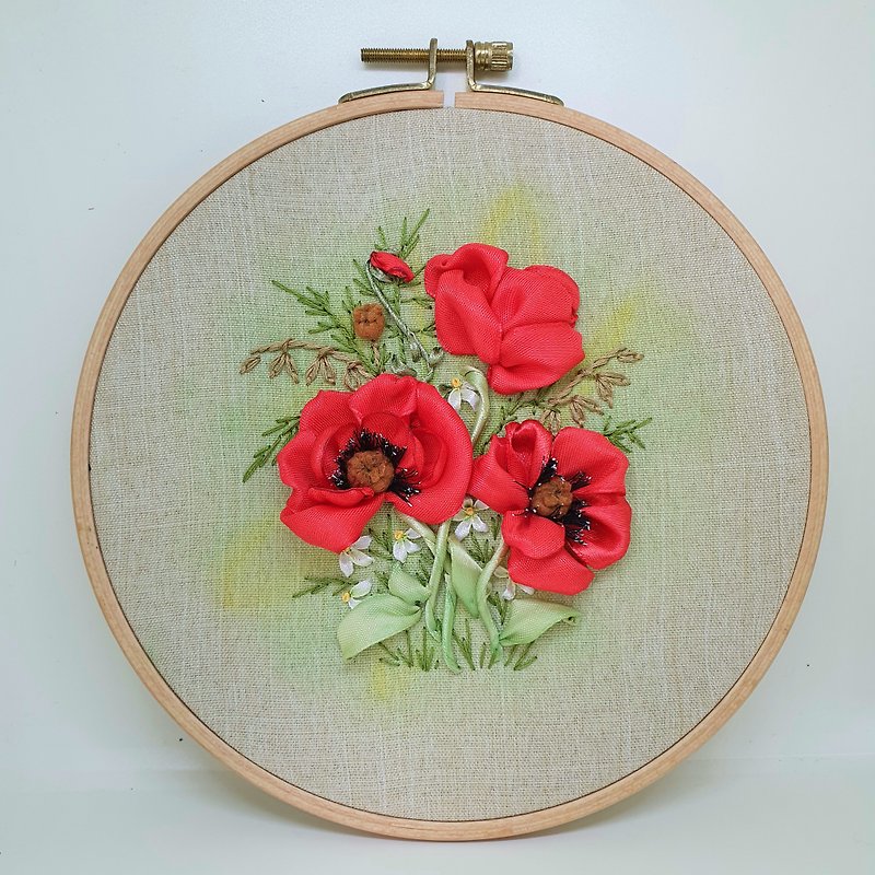 งานปัก กรอบรูป สีแดง - 繡圖 罌粟 Embroidered picture red poppy, ribbon embroidery wall decor