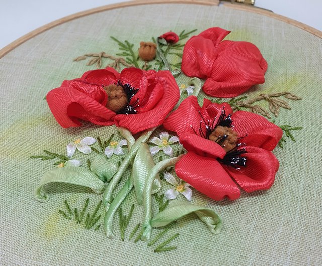 アンティーク 最後の晩餐 レッドワーク 赤糸手刺繍タペストリー リボンフレーム 繡圖 罌粟 刺繍絵 赤いポピー、リボン刺繍 壁飾り - ショップ