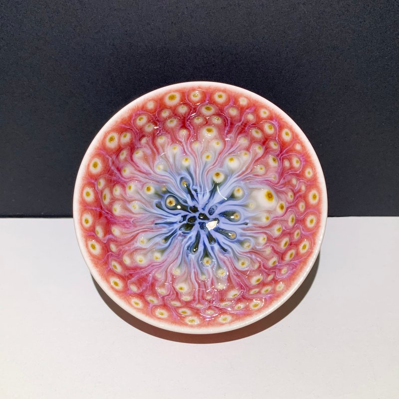 孔雀開屏圓杯 / 邱毓寧 / 鶯歌燒 / A42 - 茶壺/茶杯/茶具 - 瓷 多色