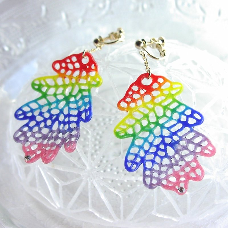 Rainbow Glass Leaf Earrings(Oak) - ต่างหู - แก้ว หลากหลายสี