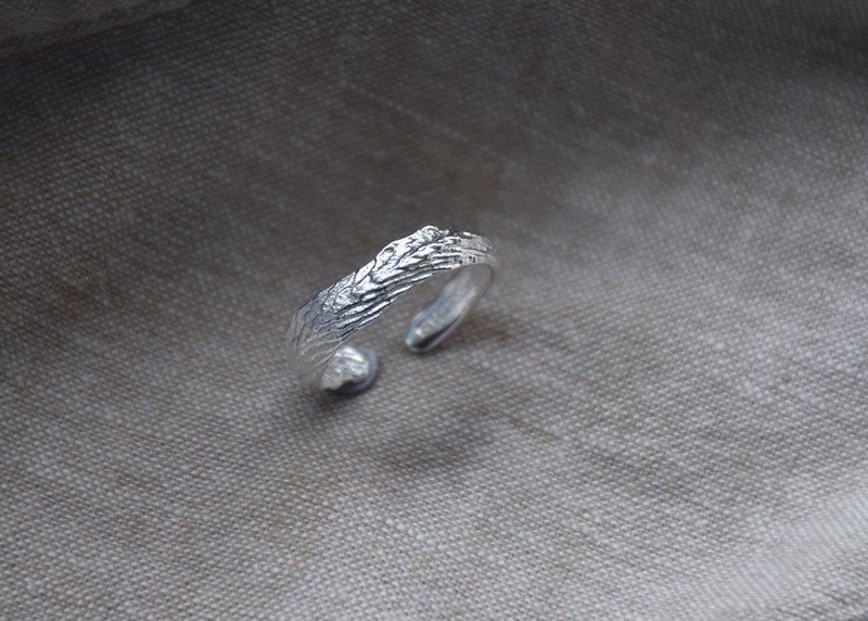 925 Silver handmade natural texture sterling Silver open ring recommended range Hong Kong size 10-12 - แหวนทั่วไป - เงินแท้ สีเงิน