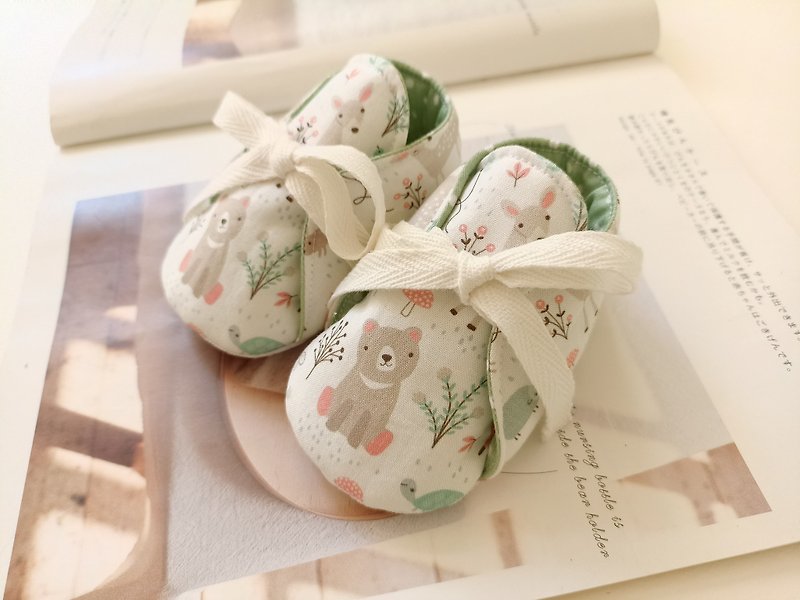 [Shipping within 5 days] Crooked Bear Moon Gift Baby Shoes Baby Shoes Handmade Baby Shoes Tied - Baby Shoes - Cotton & Hemp Multicolor