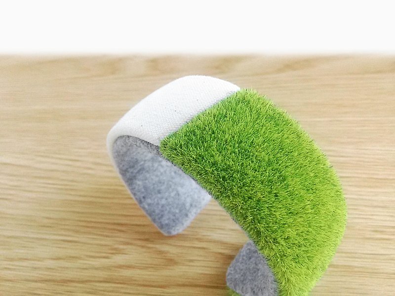 grass bracelet cuff, Kawaii lawn bangle,Green bracelet, Gift for women, pretty  - 手鍊/手鐲 - 羊毛 綠色