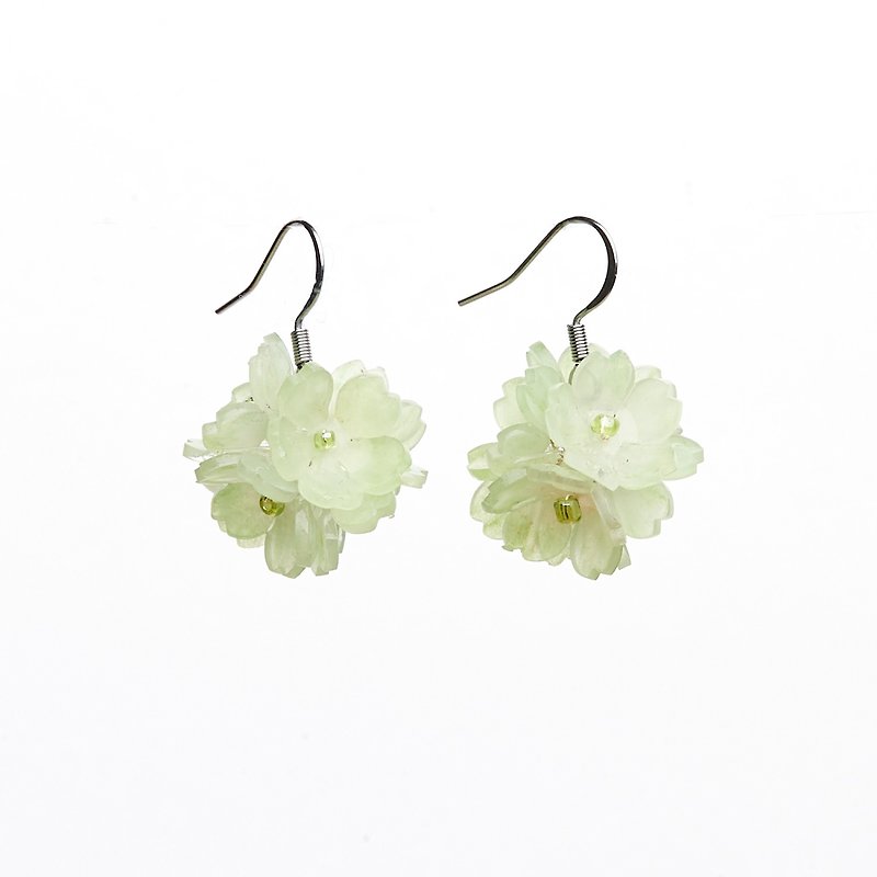 Queen (Sakura-Green)-Handmade Earrings, Resin Earrings, Crystal Flower Ear Pins, Clip-On - ต่างหู - วัสดุอื่นๆ สีเขียว
