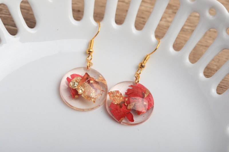 Handmade Dry Pressed Flower Resin Earrings, Real Flower Jewelry - 耳環/耳夾/耳骨夾 - 植物．花 紅色