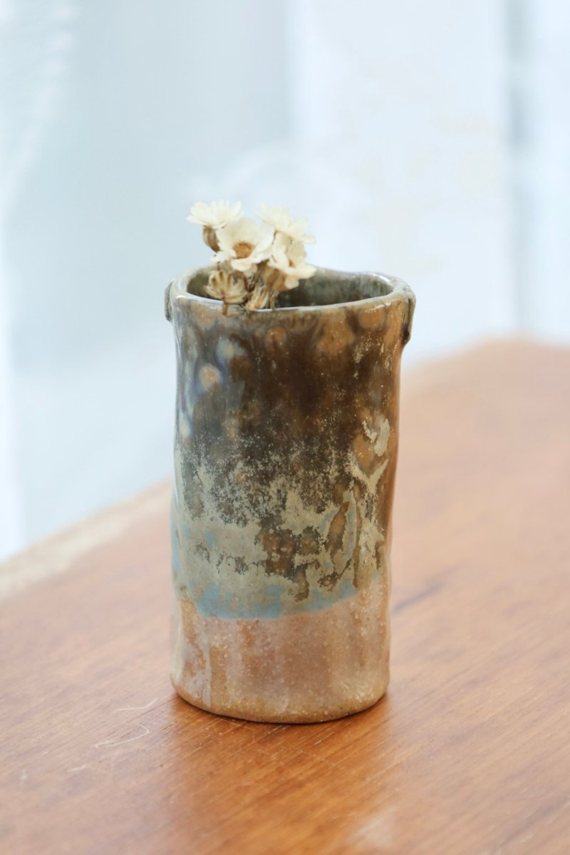 交換禮物/侘寂風迷你乾花器 花插小瓶 療癒小物 可放棉花棒單據 - 花瓶/花器 - 陶 綠色
