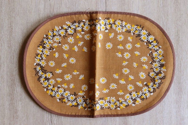 Danish summer daisy 楕 round cotton mats placemats - Place Mats & Dining Décor - Cotton & Hemp Orange