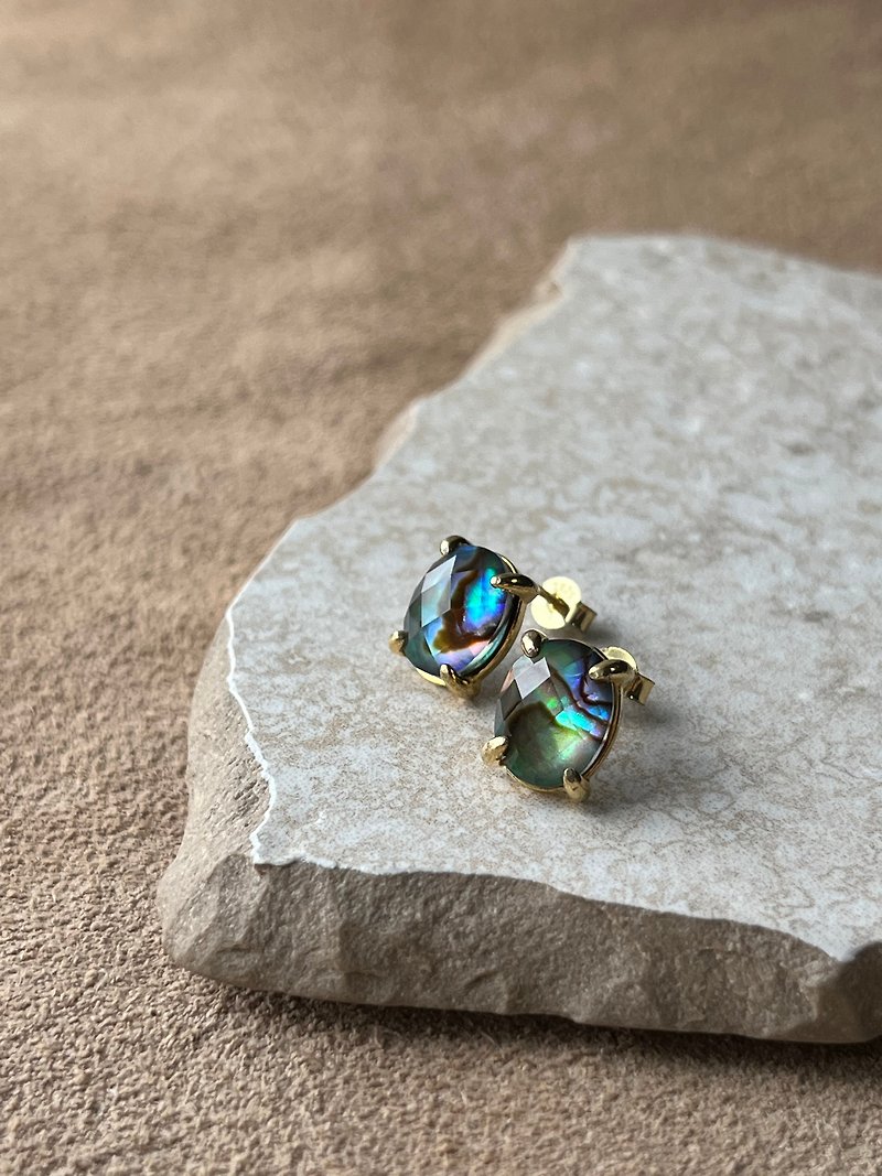 Shell Earrings & Clip-ons Multicolor - 18kgp Stud Earrings Abalone Shell Crystal