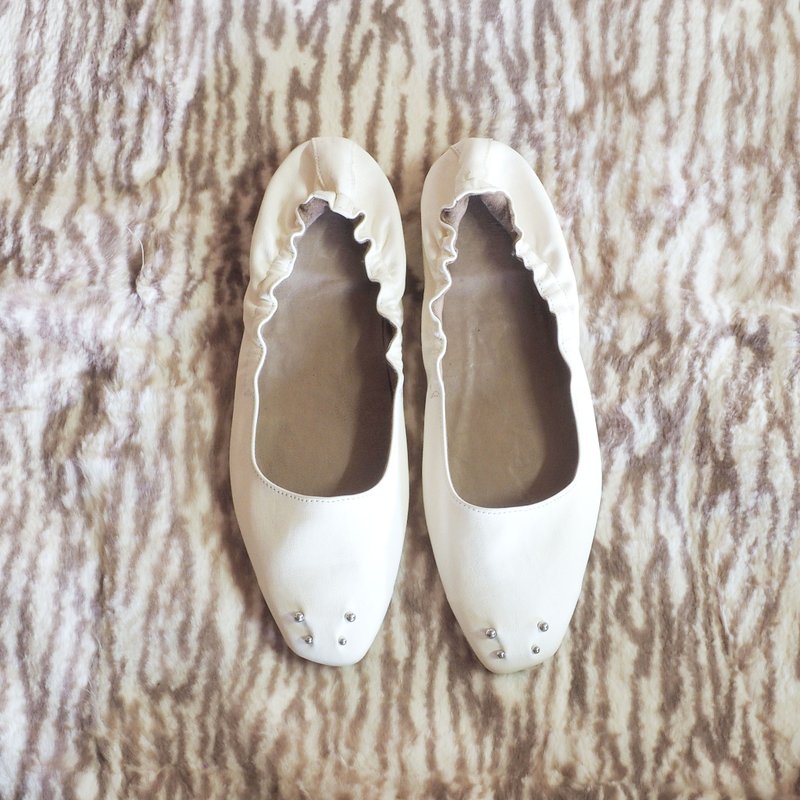 Au1.piercing pumps1 /white - High Heels - Genuine Leather White