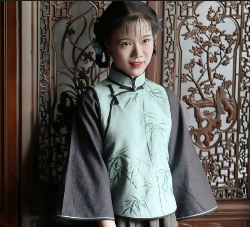 【修文】民國復古風 新中式假兩件倒大袖復古旗袍上衣 - 女上衣/長袖上衣 - 棉．麻 綠色