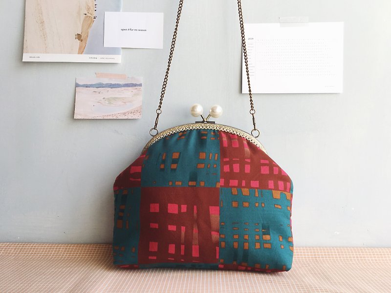 -深 悱-3way mouth gold bag side backpack clutch bag handbag Japanese cloth customized - กระเป๋าแมสเซนเจอร์ - ผ้าฝ้าย/ผ้าลินิน สีแดง