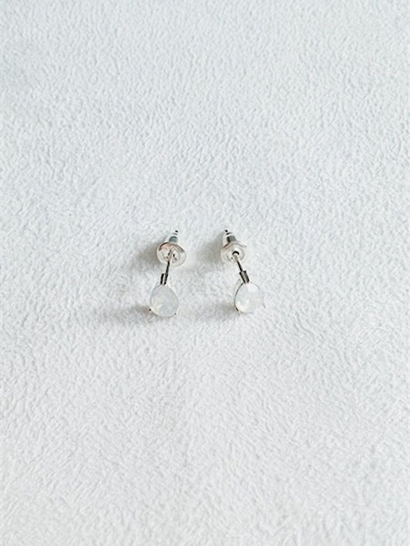 耳環 水滴 白 925純銀 - 耳環/耳夾 - 純銀 多色