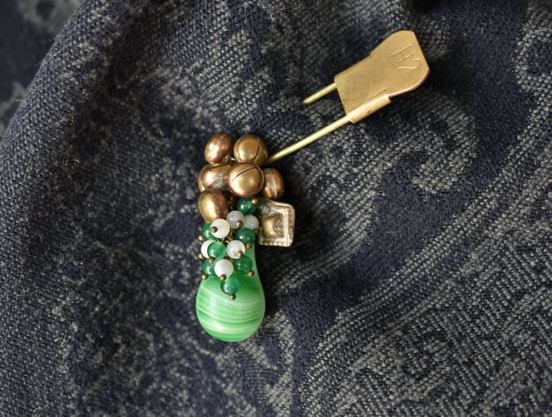 Green marble wedding beads, bells, green agate, white mother of pearl, and Afghan parts laundry pin brooch - Brooches - Glass Green