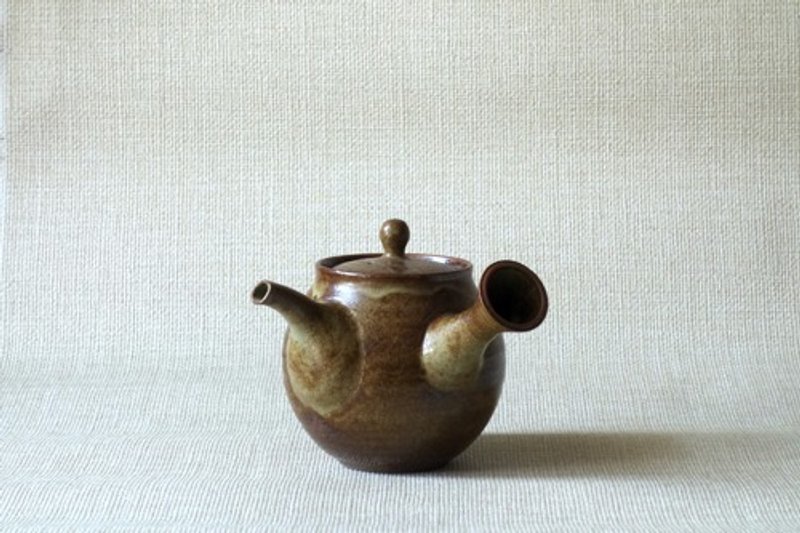 Kiln-changed pouring device - Teapots & Teacups - Pottery Brown