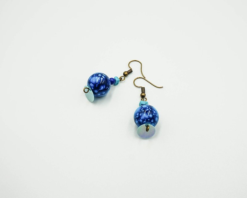 Handmade Earrings | Dancing with Corals - ต่างหู - เครื่องเพชรพลอย สีน้ำเงิน