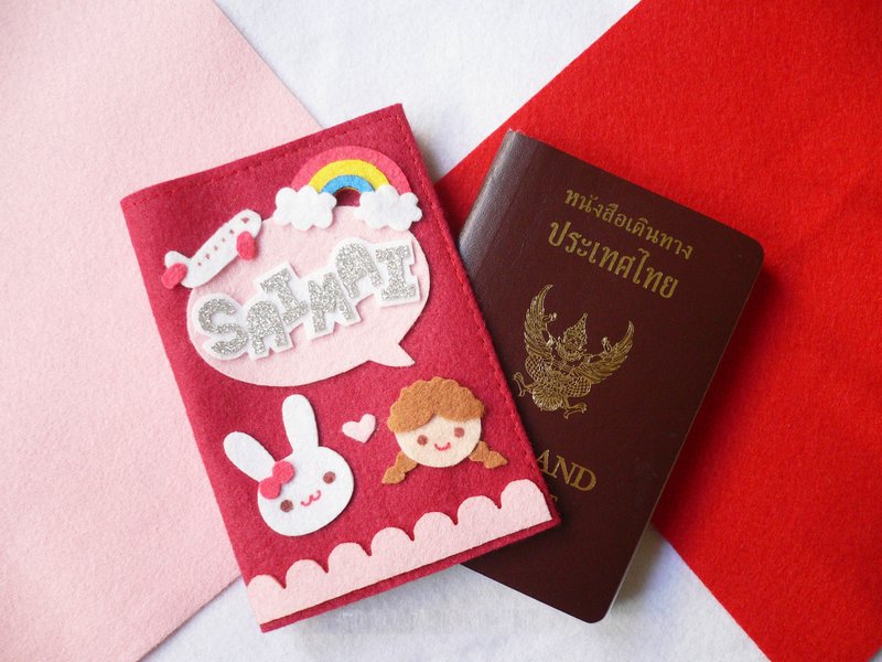 Personalized Felt Passport Holder with your name and cartoon - 護照套/passport 套 - 其他材質 透明