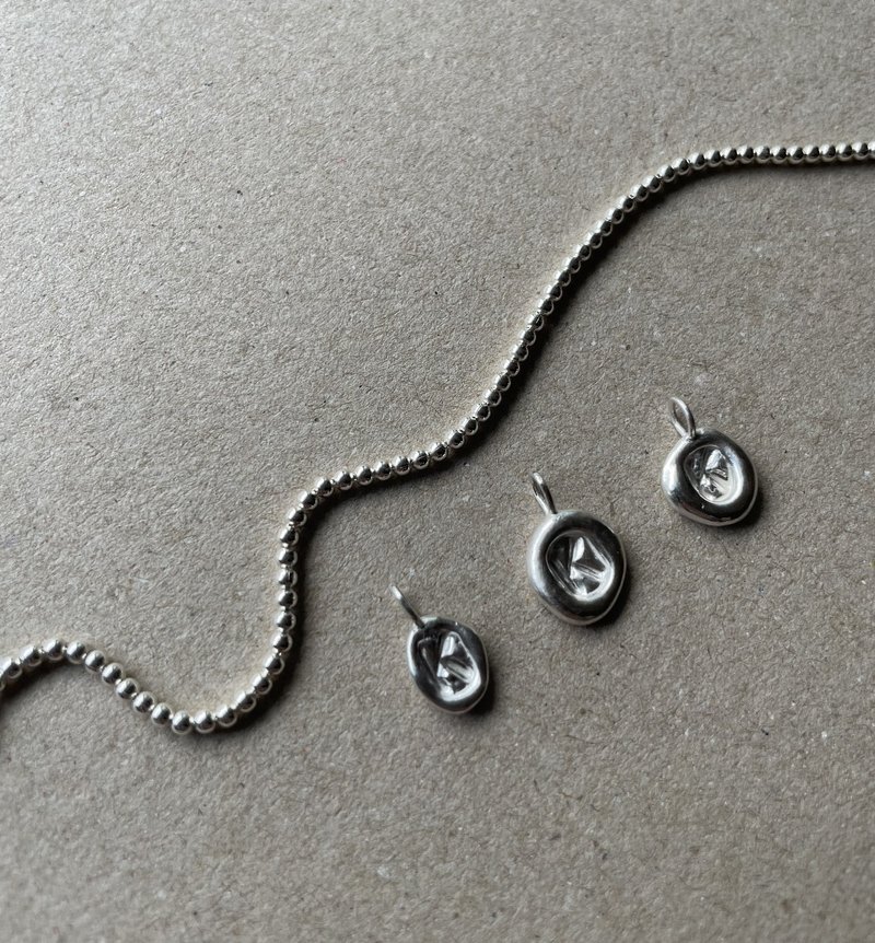 【訂製款】迷你蠟封字母1cm Initial / 純銀項鍊/手鍊/ 金工飾品 - 項鍊 - 純銀 銀色