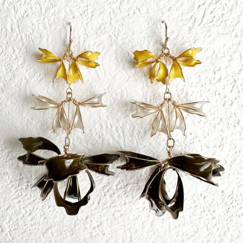 Flower-inspired wire accessories - Earrings & Clip-ons - Other Metals 