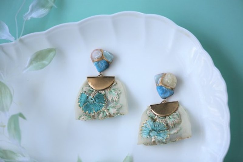 Kintsugi Natural Stone Clip-On + Indian Embroidery Amazonite, Apatite, Citrine - Earrings & Clip-ons - Stone 