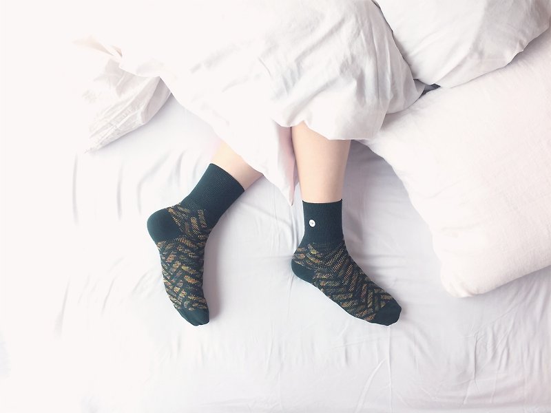 SEVEN SUNDAY 星期天七點 軍綠 襪子 幾何襪子 短襪 男生襪子 女生襪子 設計師襪子 馬來西亞出品 - 襪子 - 棉．麻 綠色