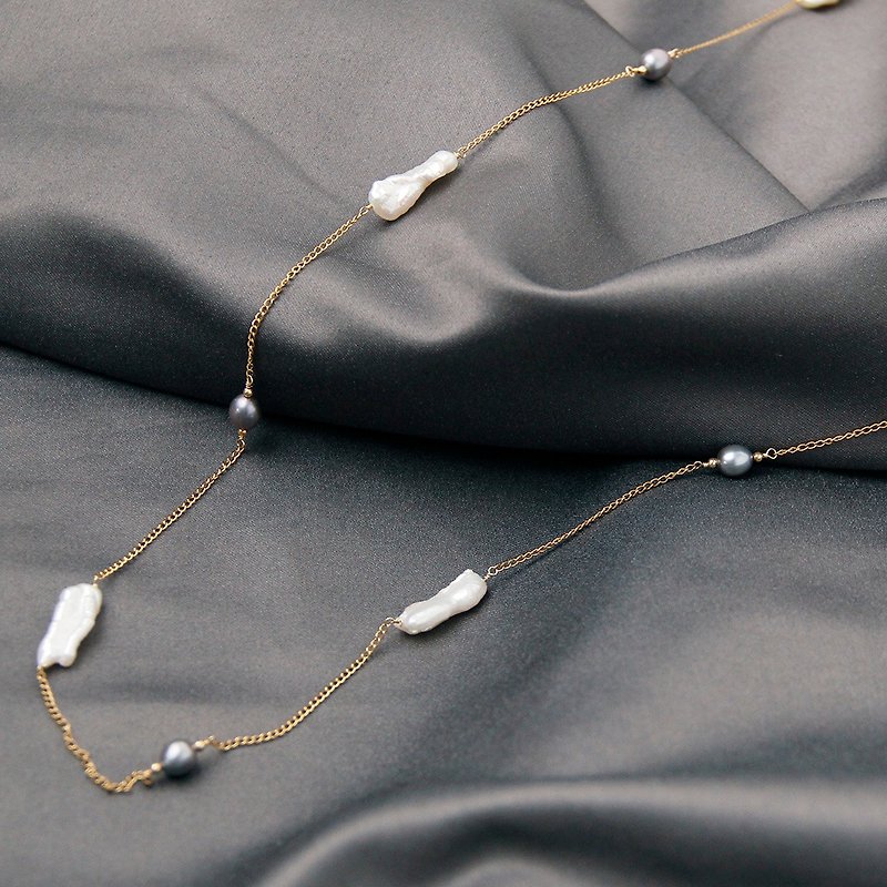パールロングセーターチェーン時代を超越した元の14 Kゴールド天然淡水形の多層ネックレス女性の手 - ネックレス - その他の素材 