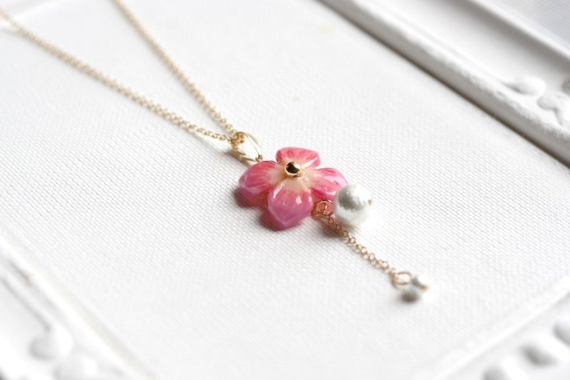 クレイアート　紫陽花とコットンパールのペンダント・悪女の品格 - 項鍊 - 黏土 粉紅色