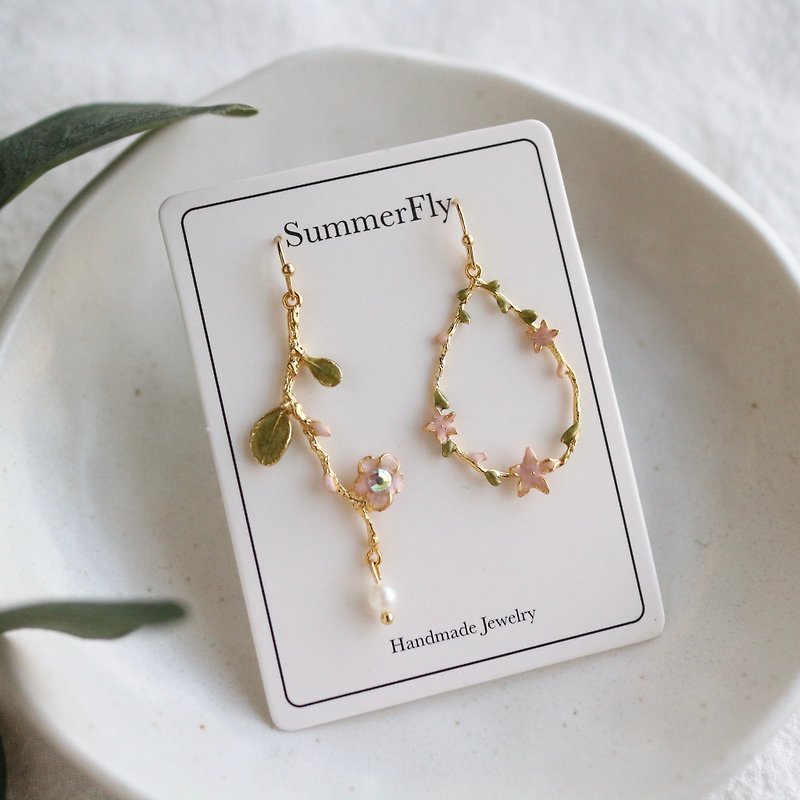 [French Romance] a68 hand-painted cherry blossom branches wreath leaves flowers dangle earrings x - Earrings & Clip-ons - Other Metals Pink