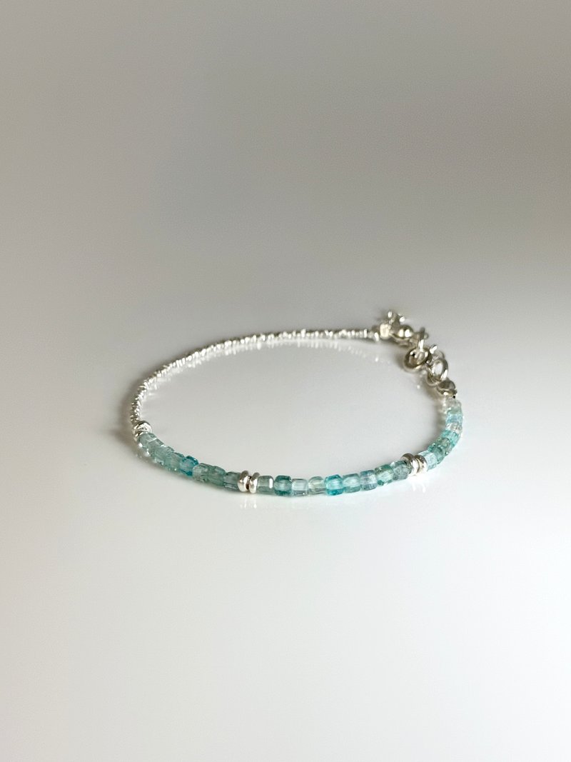 Ore_B10 / Sugar cube diamond cut blue phosphorus bracelet - Bracelets - Crystal Blue