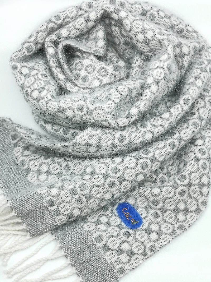 Handwoven by Carina | 手織水貂毛羊毛羊絨圍巾 - 圍巾/披肩 - 羊毛 灰色