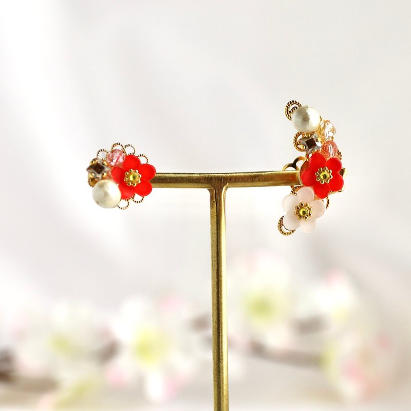Red and white plum flower lover ear cuff - Earrings & Clip-ons - Plastic Red