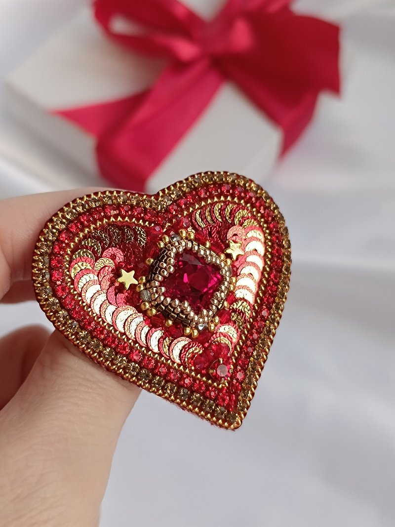 Brooches, brooch pin, pins, Heart, Jewelry, gift, Mother's Day Present - Brooches - Other Materials Red