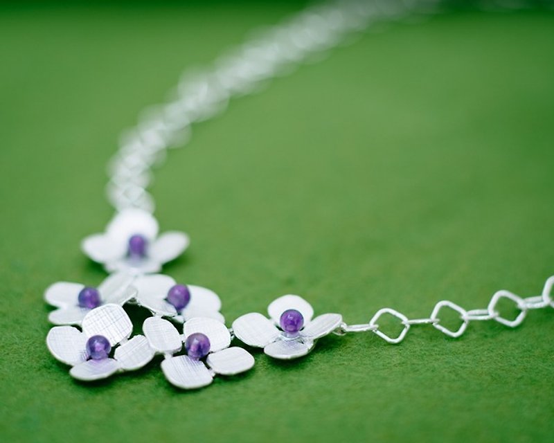 Hydrangea - necklace - statement - silver - amethyst - purple - hypoallergenic - สร้อยคอ - โลหะ สีเงิน