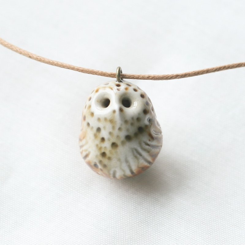 Firewood pottery oil necklace little owl - Necklaces - Pottery White