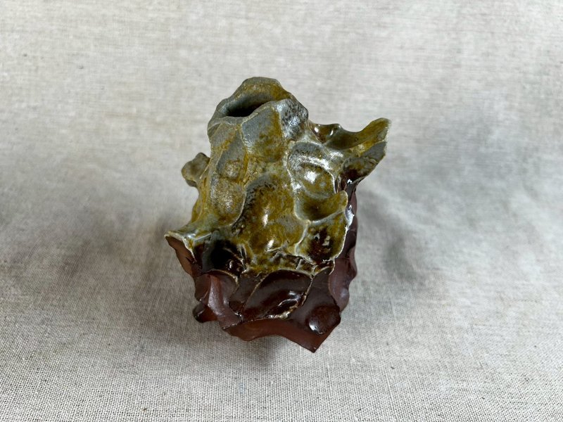 造型刮紋花器-1 - 花瓶/花器 - 陶 咖啡色