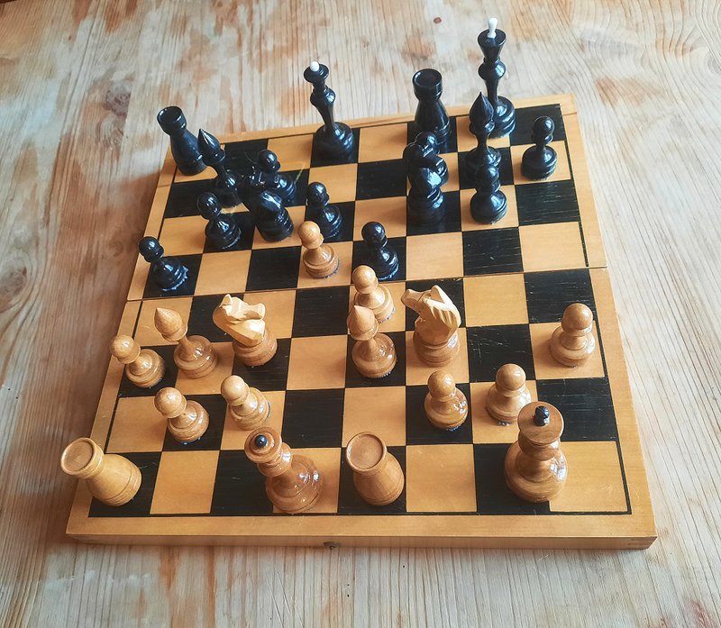 Soviet chess set: 1960s chess pieces & folding chessboard 1971 made in USSR - 桌遊/卡牌 - 木頭 
