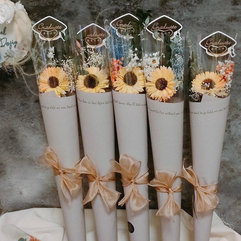 Chisi Art Ideas-Sunflower Bouquet-Graduation Bouquet - ช่อดอกไม้แห้ง - พืช/ดอกไม้ หลากหลายสี
