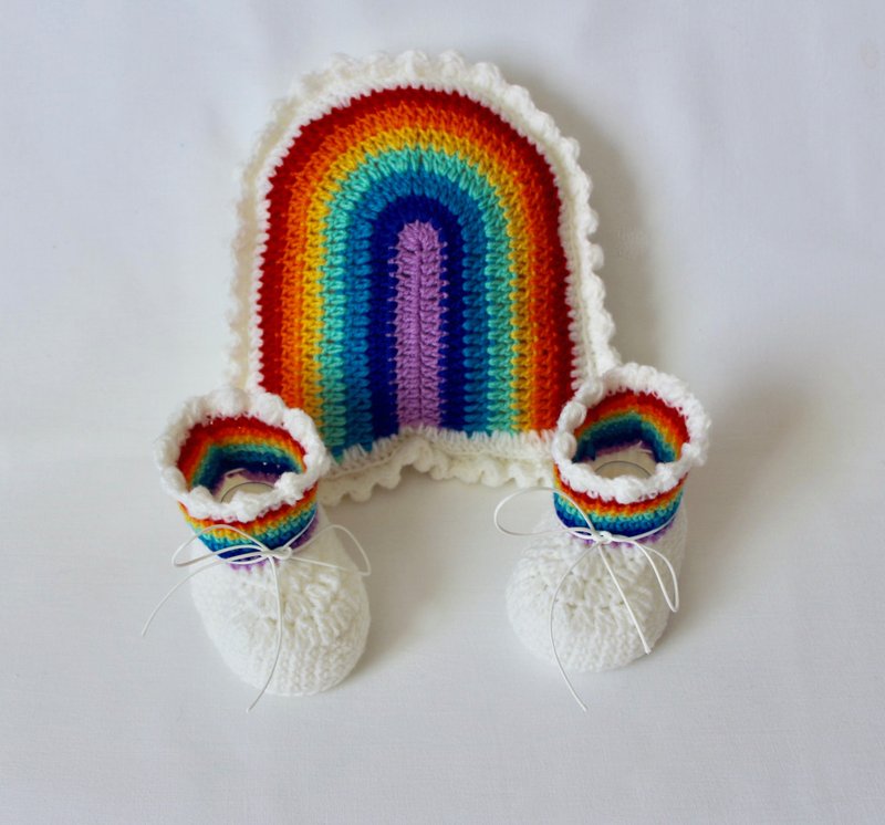 Rainbow baby gift, Baby booties, Baby gift set, Baby rainbow 設計館 WarmWorldByElena 嬰兒鞋/學步鞋 Pinkoi