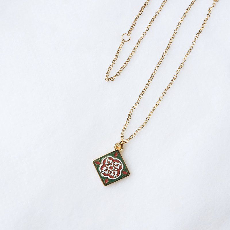 【Card Necklace】Taiwanese cultural tile style-Jin Yu Man Tang - สร้อยคอ - โลหะ สีทอง