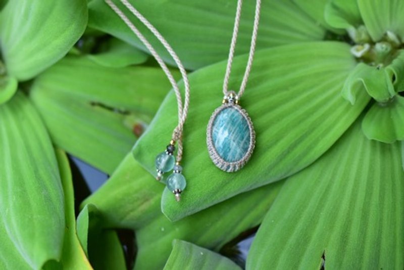 Amazonite macrame pendant - สร้อยคอ - เครื่องประดับพลอย สีเขียว