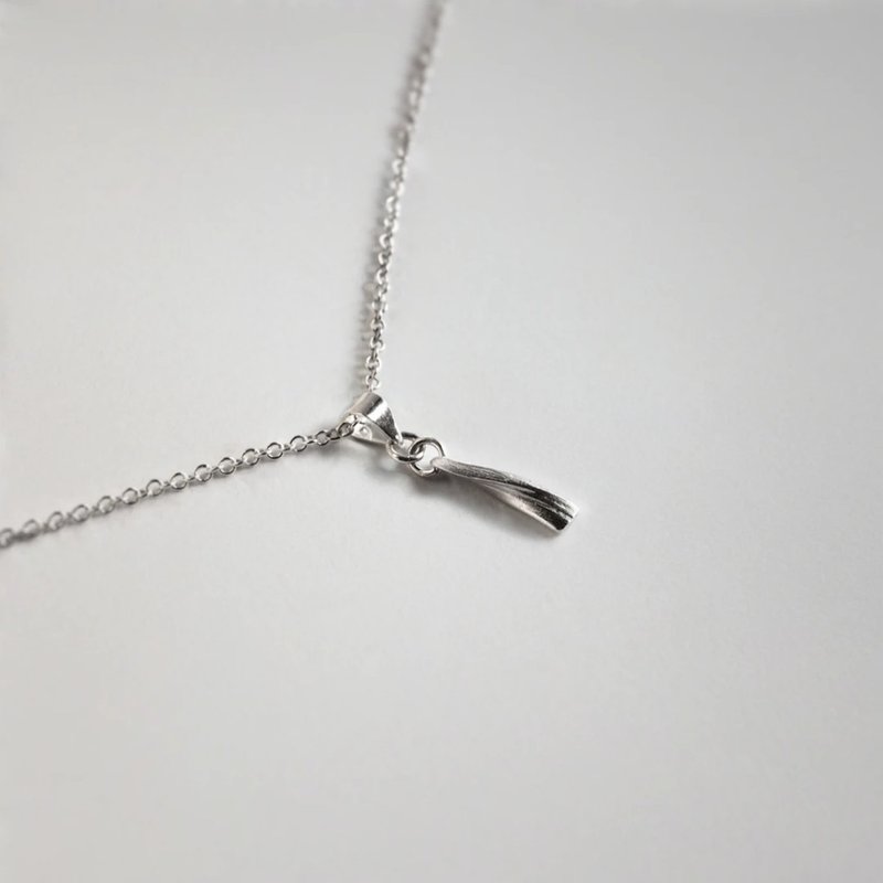 氣質流線【流轉】999純銀/項鍊吊墜/銀黏土手作 - 項鍊 - 純銀 銀色