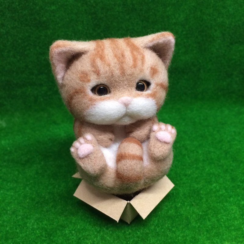 Carton Control/ Light Brown Tiger Cat - ของวางตกแต่ง - ขนแกะ 