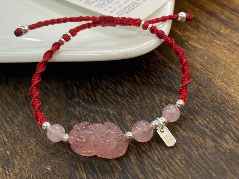 Strawberry crystal Pixiu Wax thread hand- kumihimo bracelet attracts wealth, popularity and good luck - สร้อยข้อมือ - เงินแท้ 