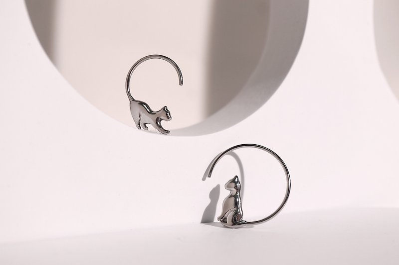 [Hot-selling replenishment arrived] Ning. Asymmetrical Cat Earrings Designer Cat Collection Graduation Gift - Earrings & Clip-ons - Stainless Steel Silver