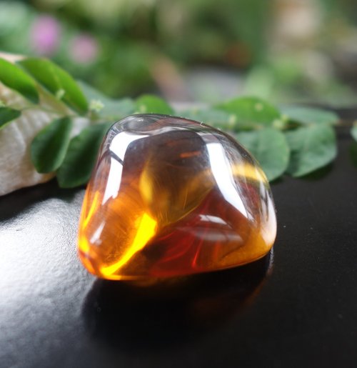 琥珀　ミャンマー産　ゴールドカラー M-GS-05 ミャンマー産 琥珀 原石 天然石 Kachin Grace Gems 通販