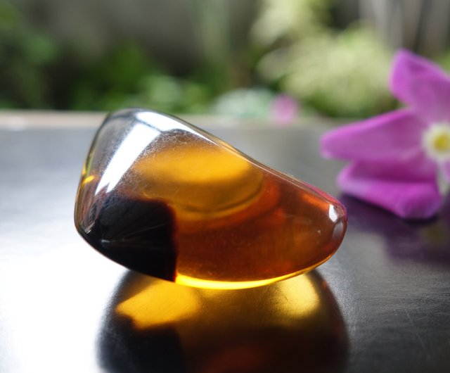琥珀　ミャンマー産　ゴールドカラー M-GS-05 ミャンマー産 琥珀 原石 天然石 Kachin Grace Gems 通販