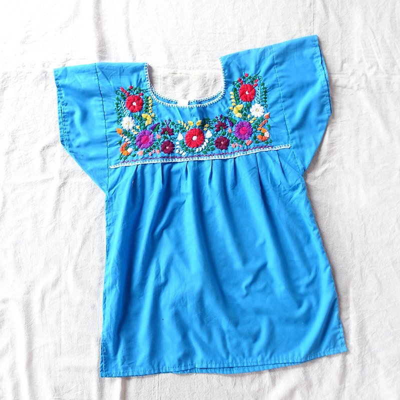 BajuTua /古著/ 墨西哥製 手工刺繡花卉上衣- 藍 - 女上衣/長袖上衣 - 棉．麻 藍色