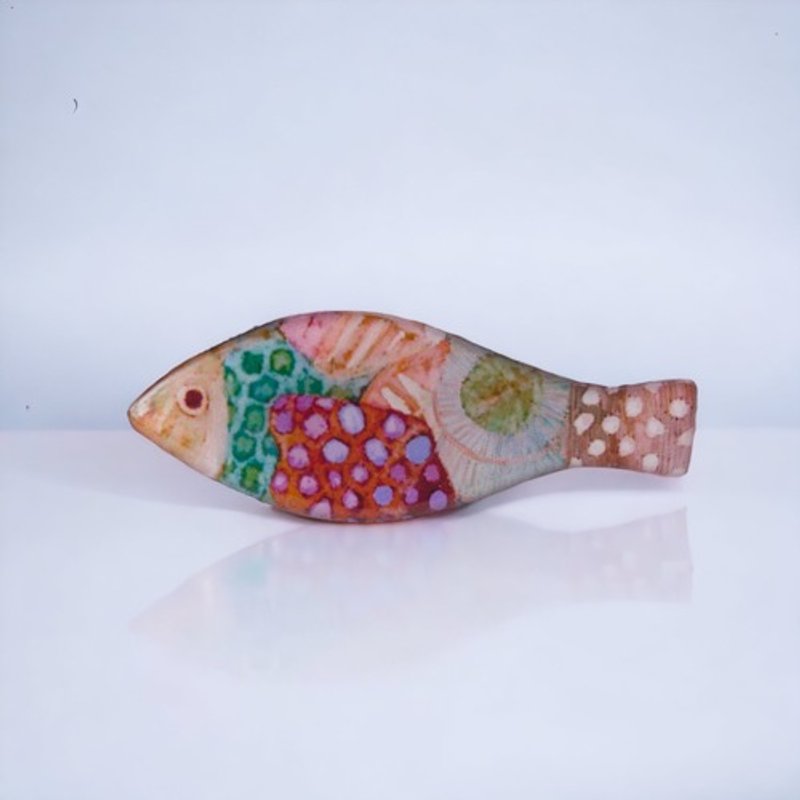 Spring Fish Brooch (Oak) - เข็มกลัด - พลาสติก 