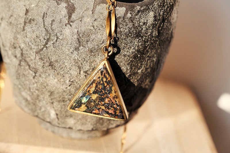 Heaven and Earth-Triangular Bronze Necklace - สร้อยคอ - ทองแดงทองเหลือง สีทอง
